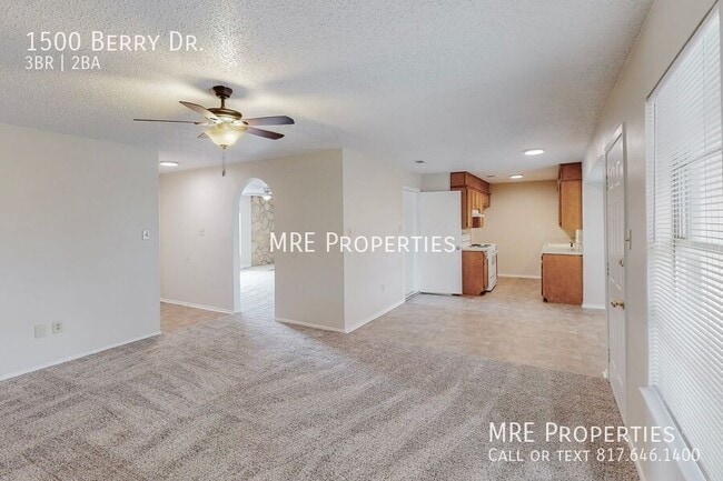 Building Photo - 1500 Berry Dr