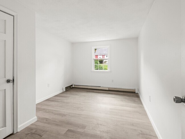 Building Photo - 26 Sidney St