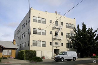 Building Photo - 5339 Broadway