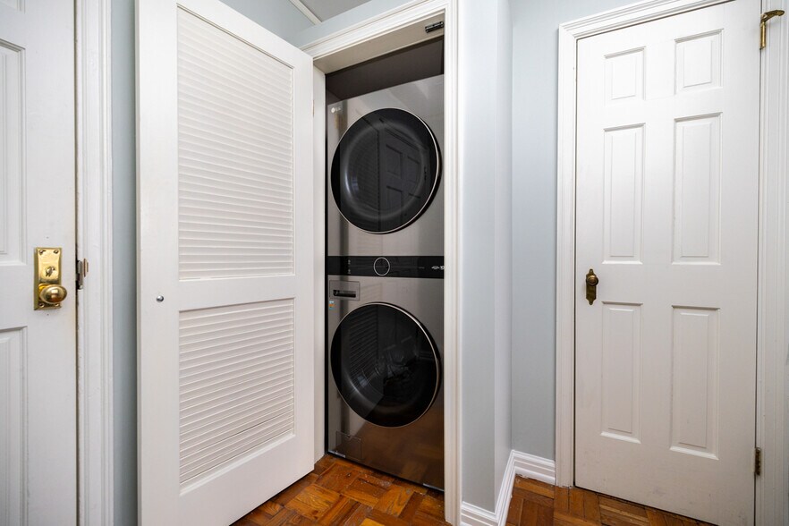 Building Photo - 1700 N Elm St