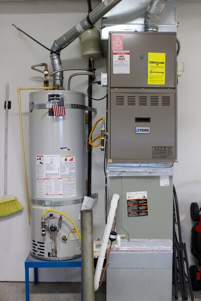 Building Photo - 7801 Rushmore Ave NE