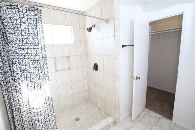 Building Photo - 1305 Green Terrace Dr