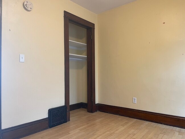 Building Photo - 109 Lathrop St