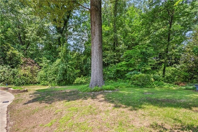 Building Photo - 3292 Ferncliff Pl NE