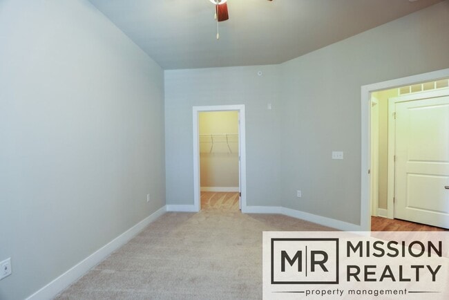 Building Photo - Beautiful 1 Bedroom, 1 Bathroom Condo in t...