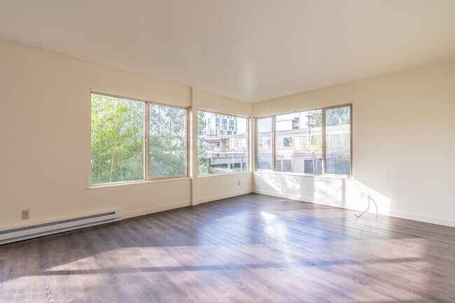 Interior Photo - Kelo