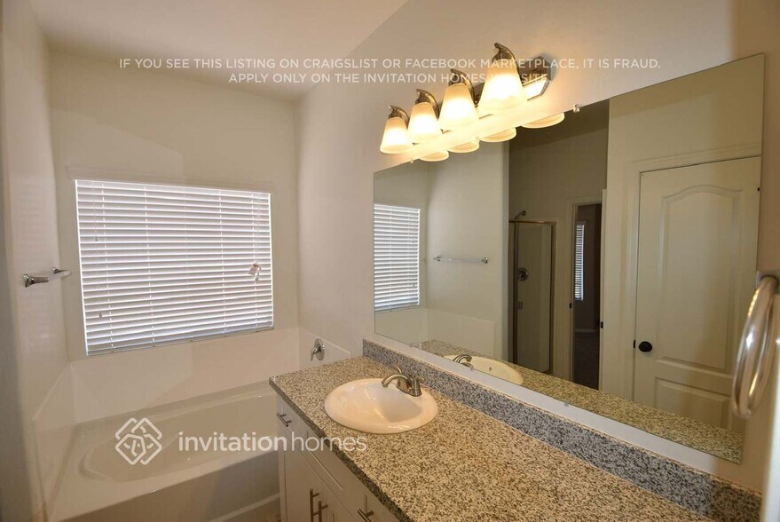 Building Photo - 4575 E Campbell Ct