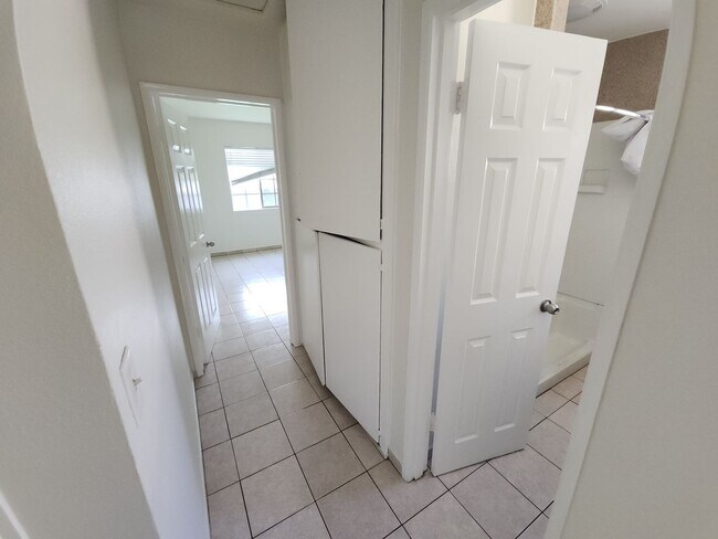 Building Photo - 3bd Home available for rent