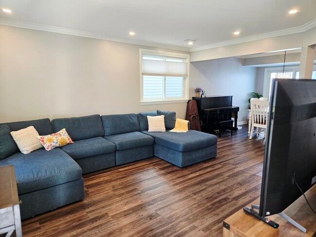 Building Photo - 116 Presidential Blvd