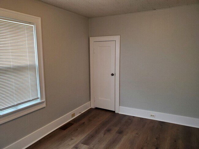 Building Photo - 503 Washington Ave