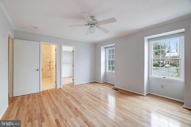 Building Photo - 9823 St Cloud Ct