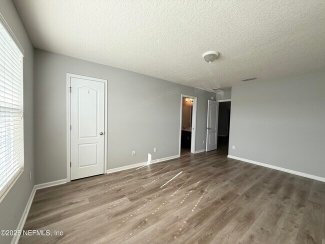 Building Photo - 4105 Halifax Ln