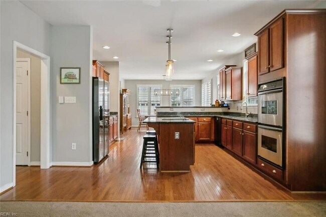 Building Photo - 5681 Regal Ct