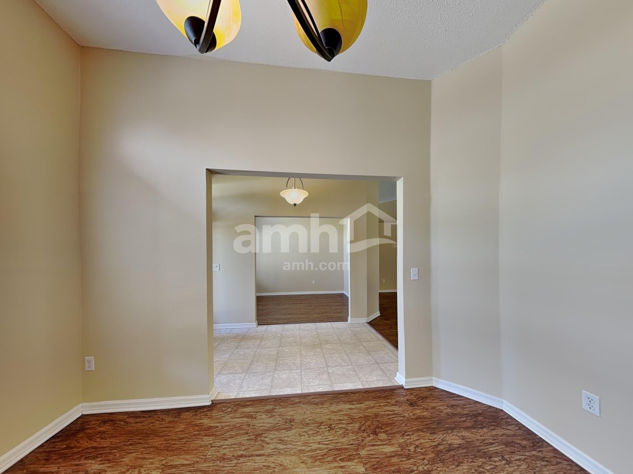 Building Photo - 2085 SE North Blackwell Dr