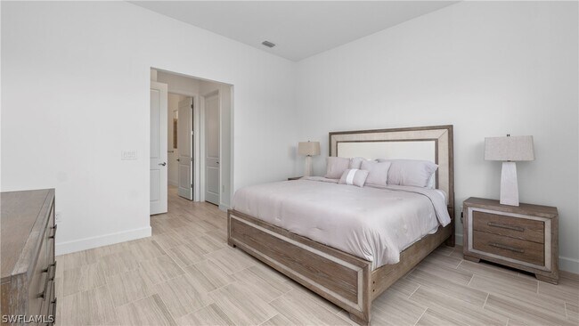 Building Photo - 1905 Fresno Ave