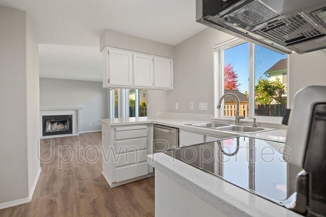 Building Photo - 978 SW 208th Pl