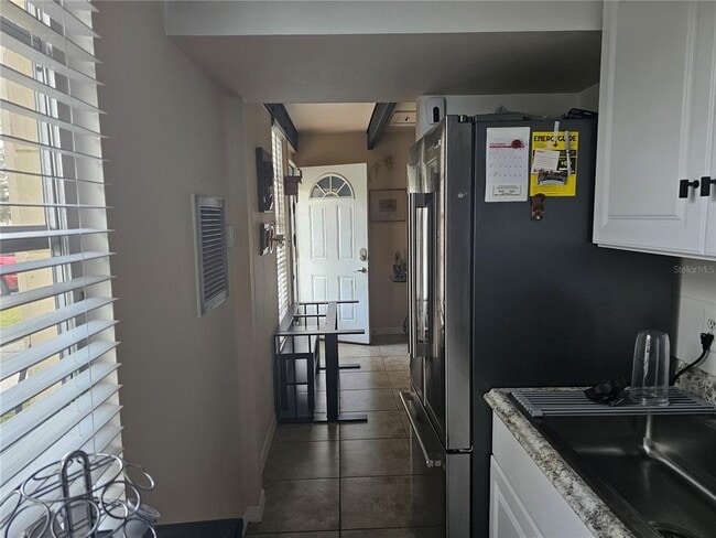 Building Photo - 915 Club Cir