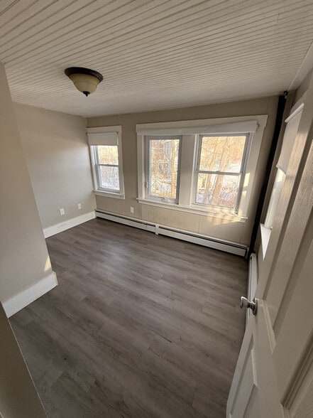 Building Photo - 187 Beach St