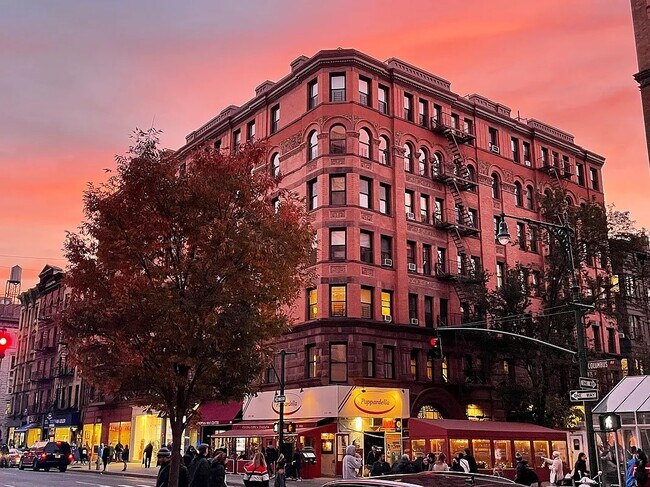 Building Photo - 102 W 75th St