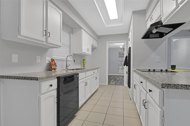 Building Photo - 11727 Scottsdale Dr