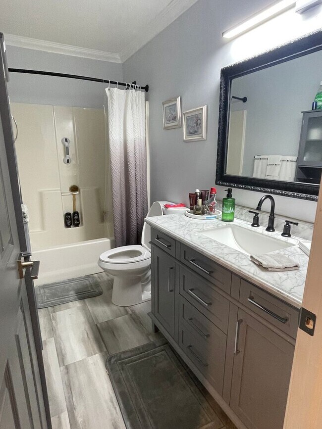Building Photo - Shelby Twp Custom Ranch- 3 or 4 Bedrooms, ...