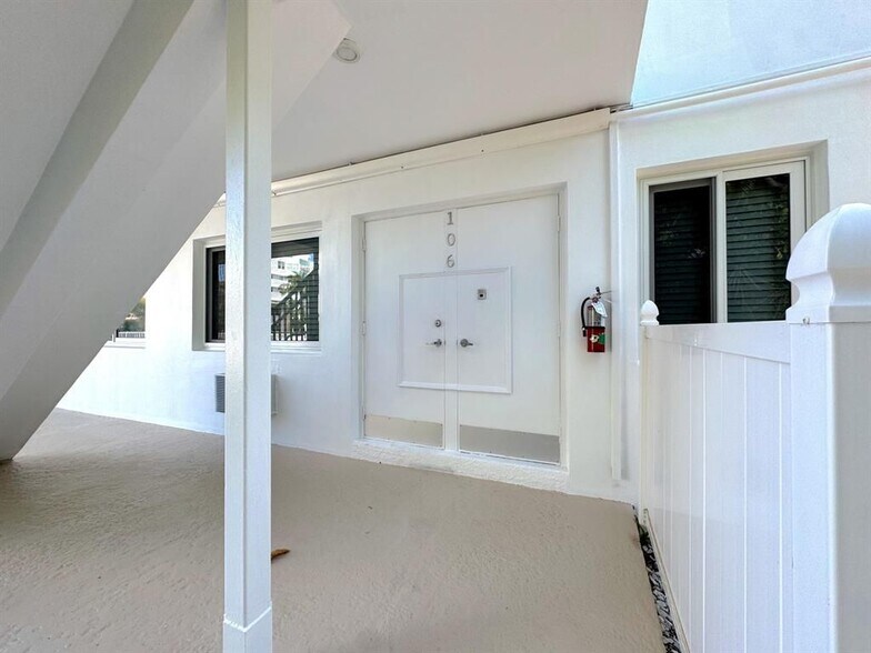 Building Photo - 2815 NE 33rd Ave