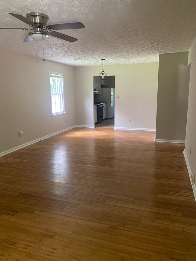 Building Photo - 105 Fairhaven Ct
