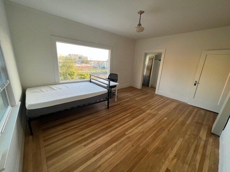 Bedroom 1 - 1694 Oxford St