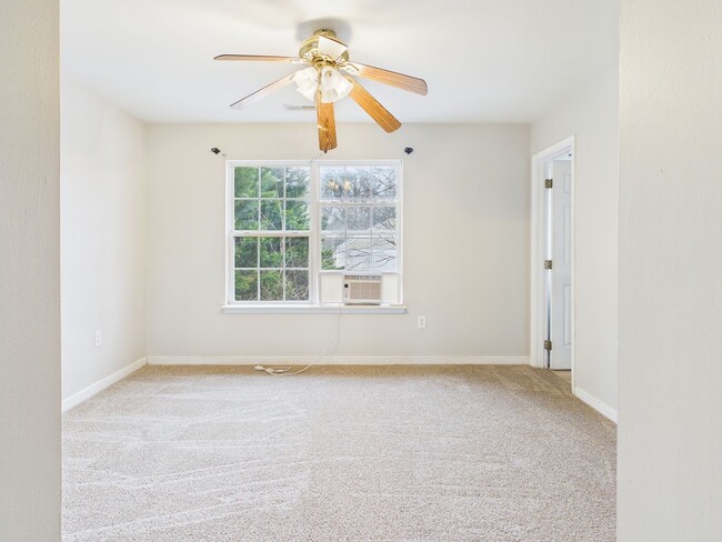 Building Photo - 4715 Milfax Rd