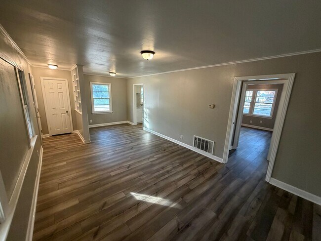 Building Photo - Nearly A New Home!