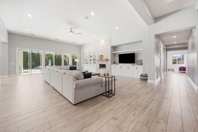 Building Photo - 49392 Hohokam River St