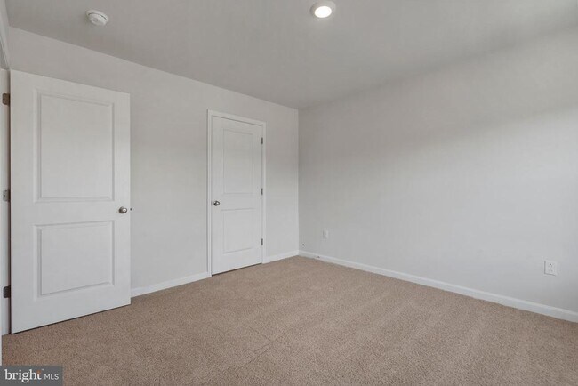 Building Photo - 16649 Green Glade Dr