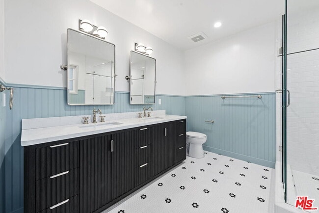 Building Photo - 3866 Westside Ave