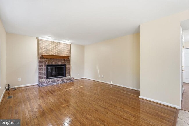 Building Photo - 20721 Sweetair Ct