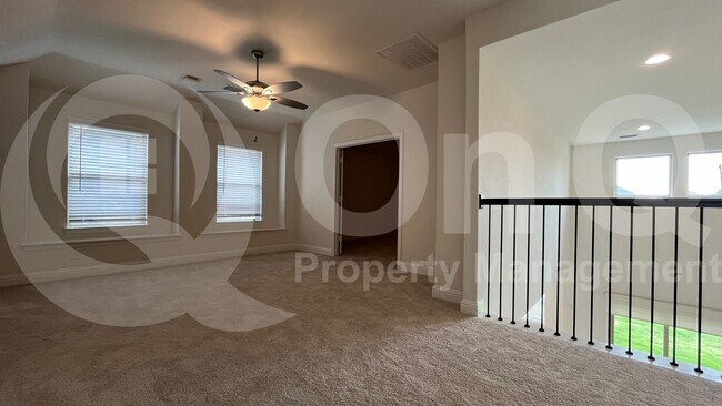 Building Photo - 333 ELK Dr