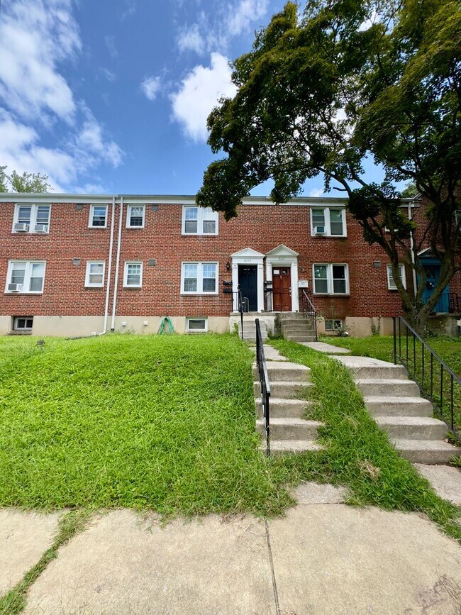 Building Photo - 6113 Chinquapin Pkwy