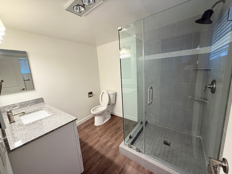 Primary bath - 235 Avenida Aragon