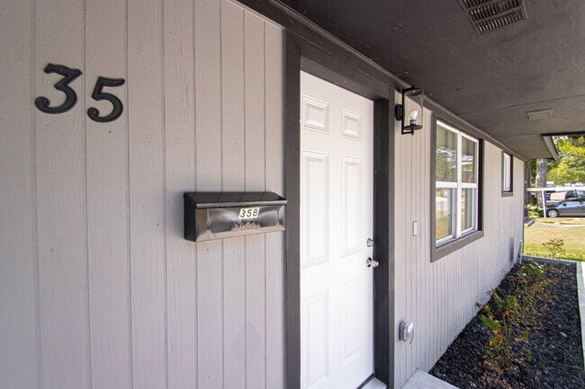 Building Photo - Live Better for Less – Updated 2BR Apartment in Benton, AR!