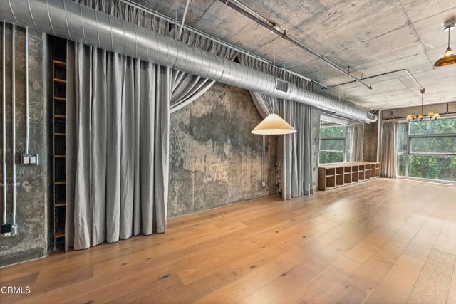 Building Photo - 510 S Hewitt St