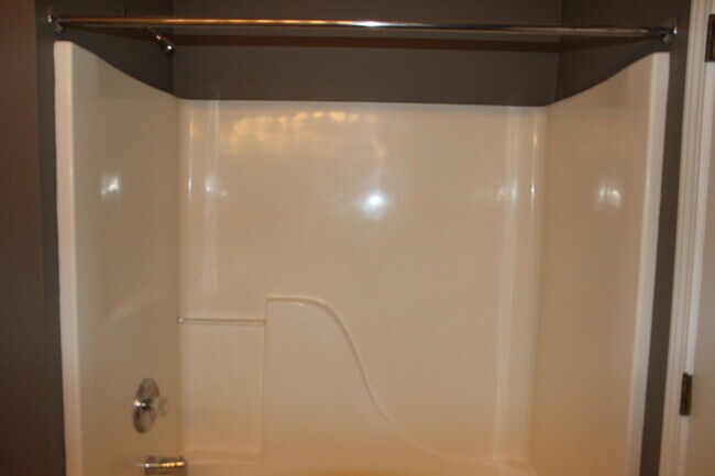Building Photo - 1376 Heatherwood Ln