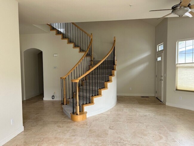 Building Photo - 6652 Aston Cir