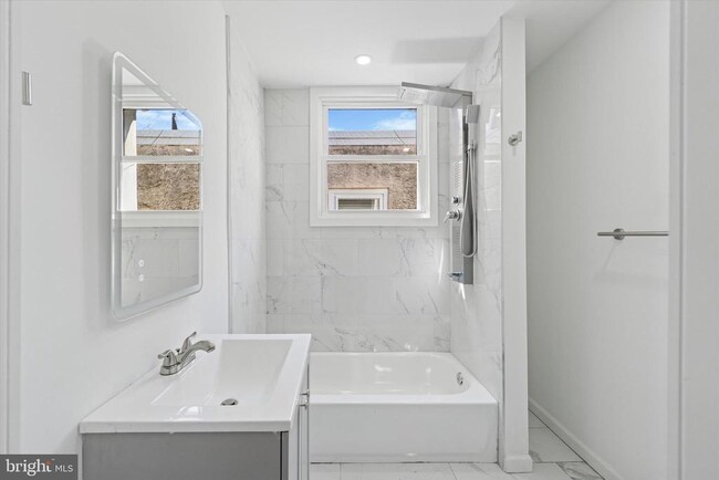 Building Photo - 1824 N 28th St
