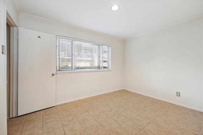 Building Photo - 4040 San Felipe St