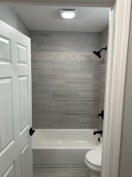 Building Photo - 127 Meridian St