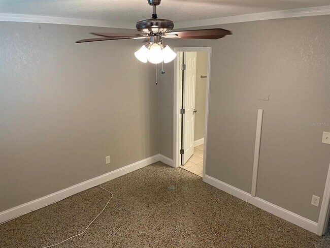 Building Photo - 1066 S Clearview Ave