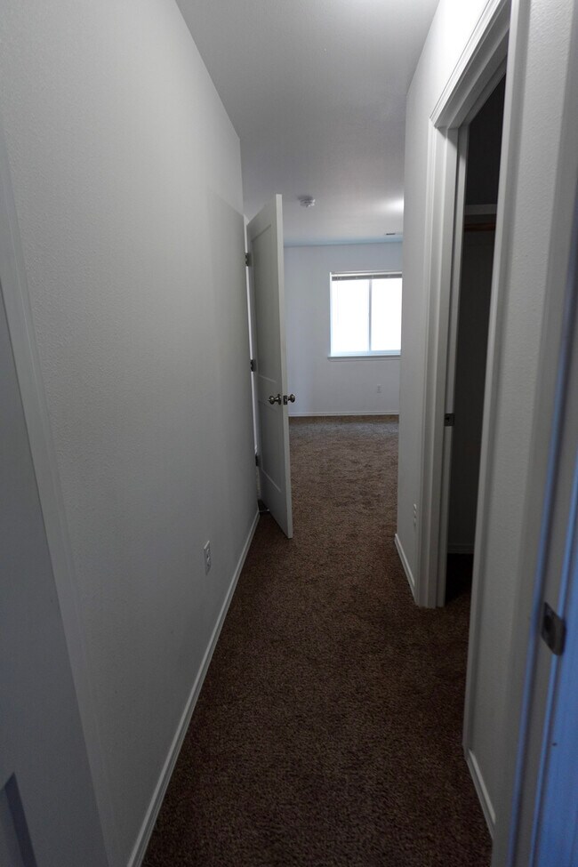 Building Photo - 2821 W Marina Dr