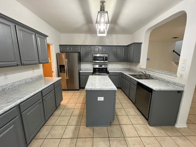 Building Photo - 15434 Grosbeak Pass