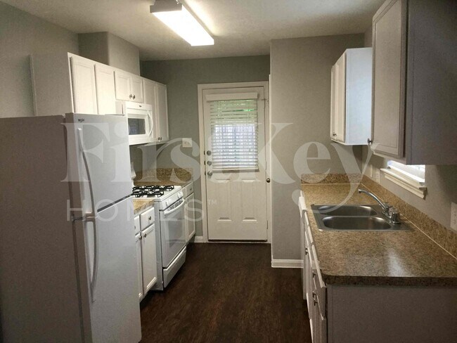 Building Photo - 14918 Huntington Willow Ln