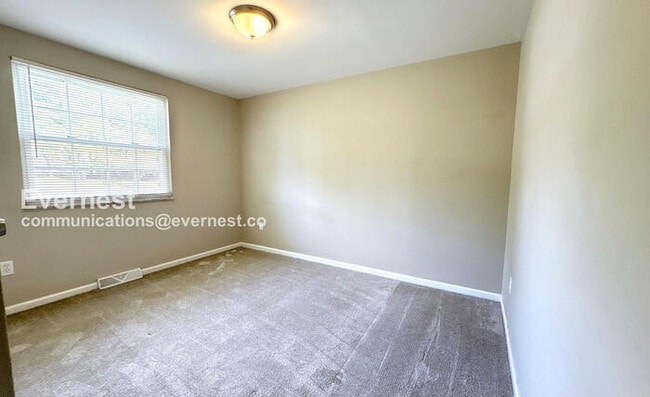 Building Photo - 588 Catskill Dr