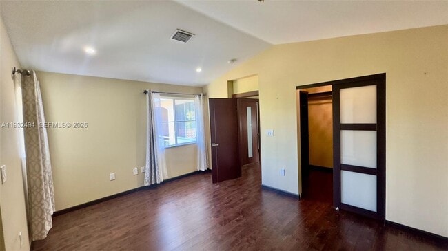 Building Photo - 1094 Redwood St